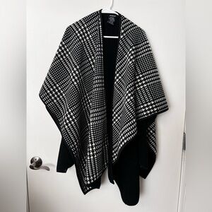 Ike Behar Monochrome Houndstooth Warm Wrap One Size